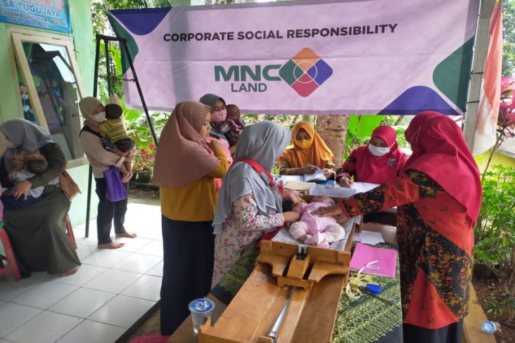 Hari Jadi Ke-15, MNC Land dan MNC Peduli Gelar Imunisasi Balita di Cigombong Bogor