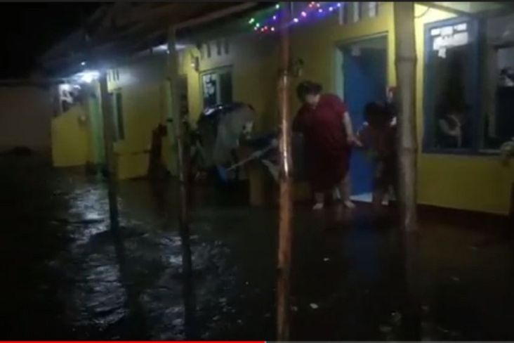 Diguyur Hujan, Rumah Sakit, Jalan, dan Puluhan Rumah di Tasikmalaya Kebanjiran