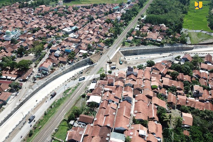 Bereskan 150 Titik Perlintasan Sebidang KA di Jalan Nasional Butuh Biaya Rp22,5 Triliun