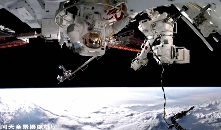 2 Astronot China Lakukan Spacewalk di Stasiun Luar Angkasa Tiangong Selama 4 Jam