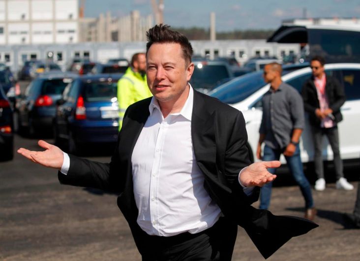 Foto Kenangan Elon Musk dengan sang Mantan Terjual Rp 2,4 Miliar
