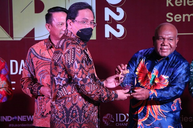 Selamat! Bupati Jayapura Bawa Pulang Penghargaan KDI 2022 lewat Program Distrik Membangun-Membangun Distrik