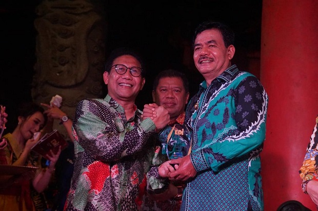 Inisiasi Ambulance Gratis 24 Jam Soguna Ba Zato, Bupati Nias Barat Boyong Penghargaan KDI 2022