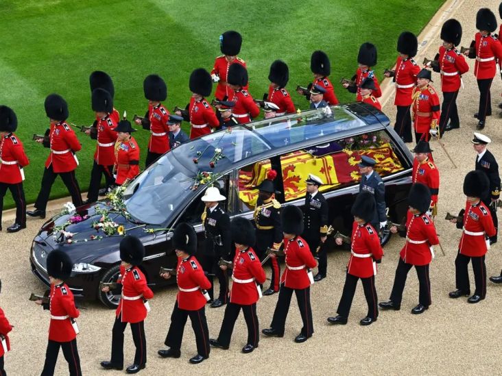 Ini Rumitnya Membuat Mobil Jenazah untuk Ratu Elizabeth II