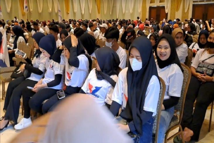 Sambut Meriah Kedatangan HT, Warga Kaltim Senang Partai Perindo Peduli PKL