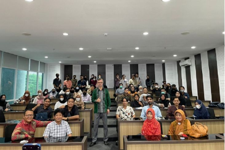 Diundang 3 Kampus di Yogyakarta, Dubes Ukraina Beri Kuliah Umum tentang Transformasi Geopolitik