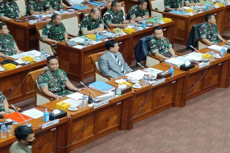 Rapat Tertutup Komisi I DPR dan Kemhan/TNI Dikritik