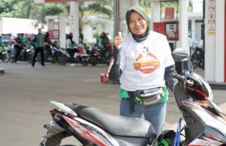 Relawan Sandiaga Turun Langsung Ringankan Beban Ojol di Bekasi