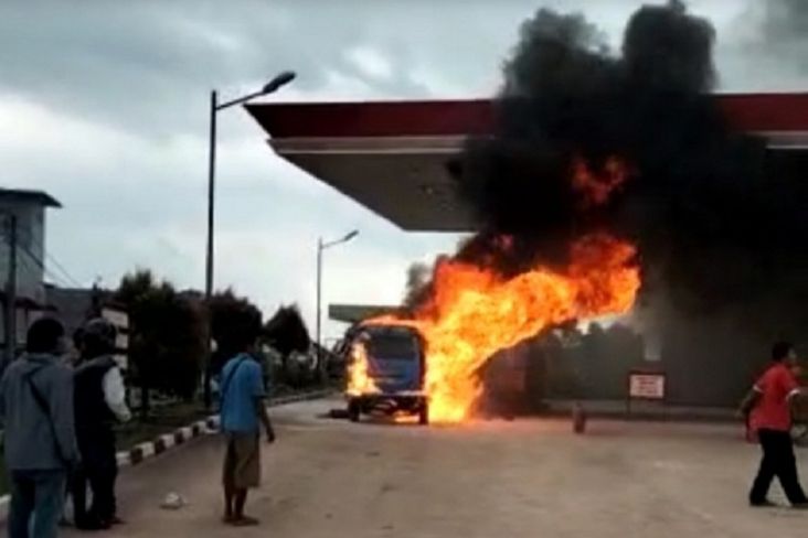 SPBU di Kutai Barat Terbakar saat Pengisian BBM ke Sebuah Mobil
