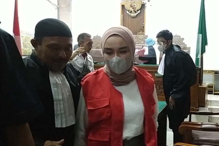Terbukti Cemarkan Nama Baik Marissya Icha, Medina Zein Divonis 6 Bulan Penjara