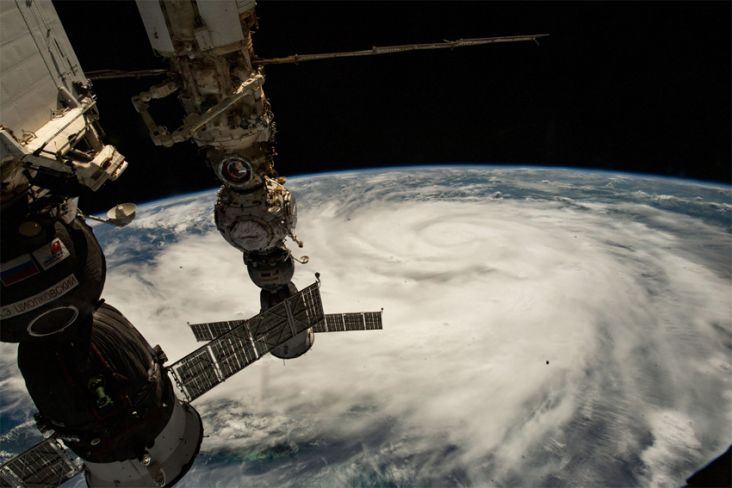Foto Satelit Rekam Badai Ian Menggulung Florida, Makin Bahaya Naik Jadi Kategori 4