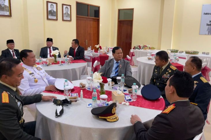 Momen Prabowo Duduk Semeja Bersama Panglima TNI, Kapolri, KSAD, KSAU, dan KSAL