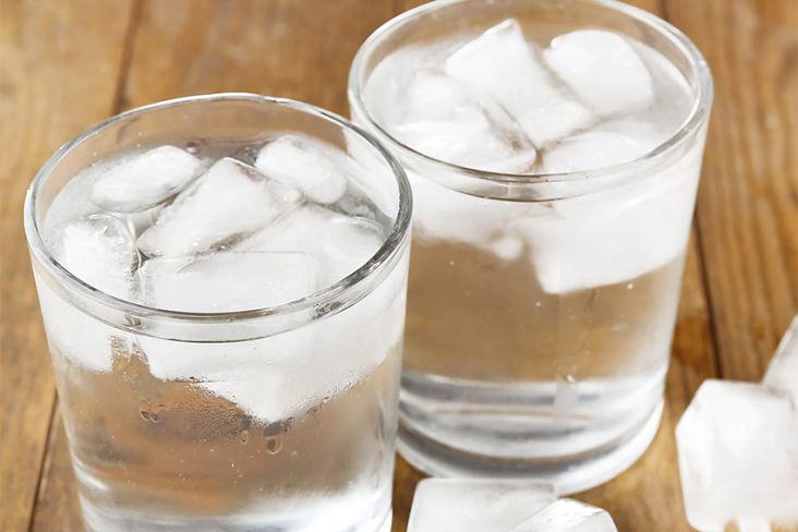 Apakah Kebiasaan Minum Air Dingin Bisa Bikin Gemuk? Ini Faktanya