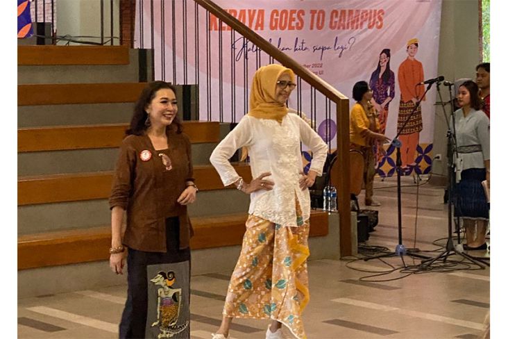 FISIP UI-Perempuan Berkebaya Indonesia Kolaborasi Hadirkan Kebaya Goes To Campus melalui Ajang Baur Seni