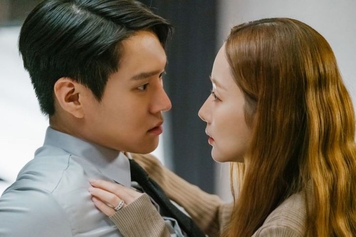 Sinopsis Love in Contract: Jung Ji Ho Canggung Pergi Belanja Bareng Choi Sang Eun