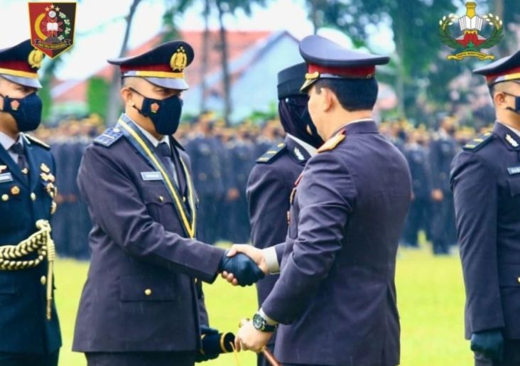 Lulus Sekolah Inspektur Polisi, Anggota BidDokkes Polda Jatim Raih Adhi Makayasa
