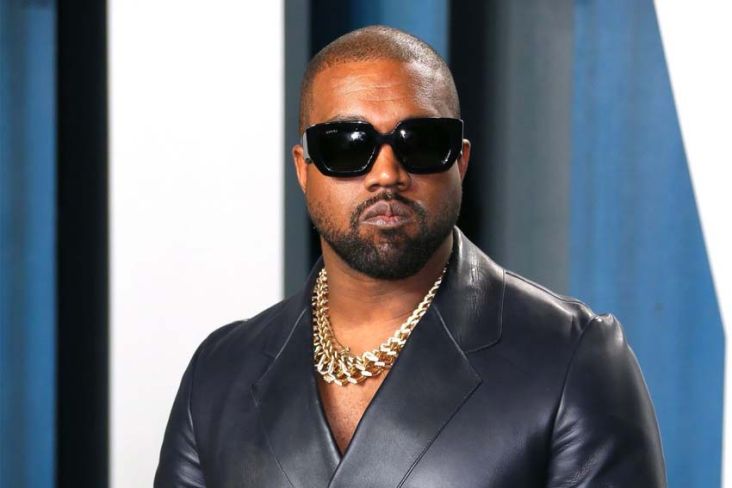 Baju Bertulis White Lives Matter Kanye West Picu Kontroversi di Paris Fashion Week