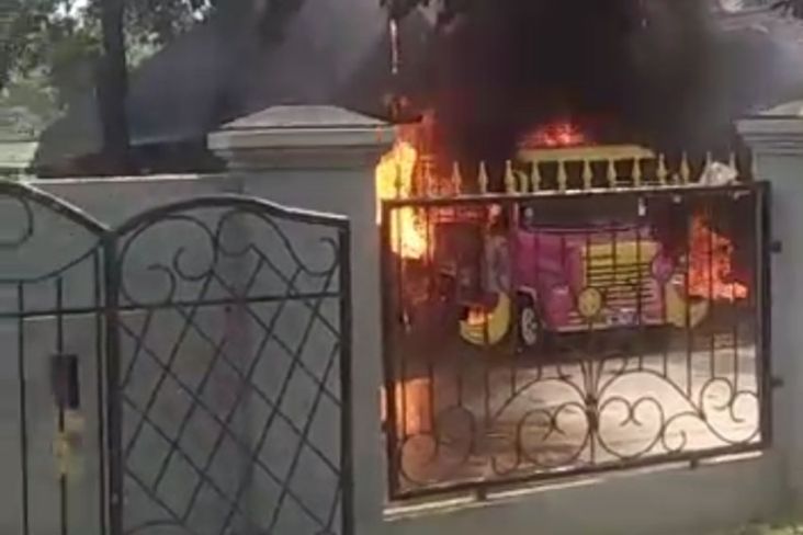 Percikan Api Las, Rumah dan Mobil Odong-odong di Bogor Hangus Terbakar