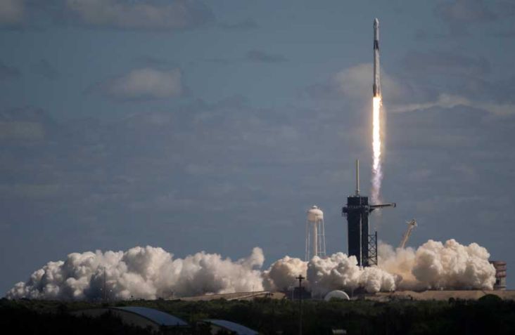 SpaceX Luncurkan 4 Astronot ke ISS, Termasuk Seorang Kosmonot Rusia