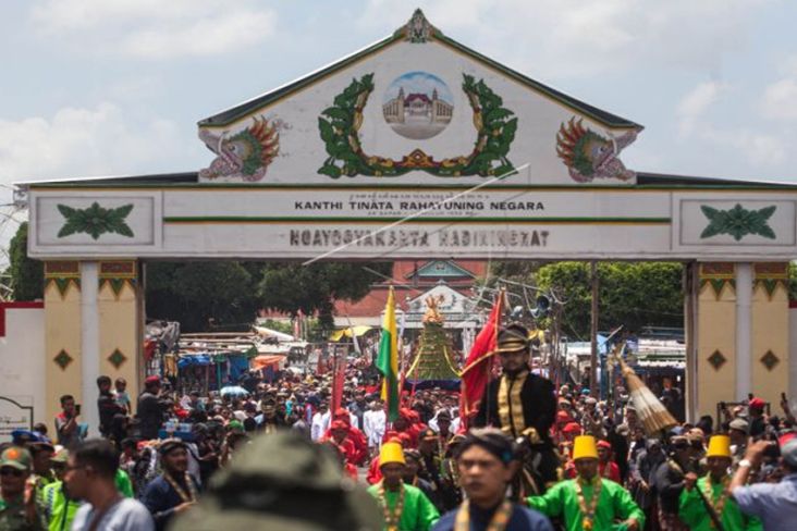 Perayaan Maulid Nabi: Di Yogjakarta Ada Grebeg, di Banjarmasin Baayun