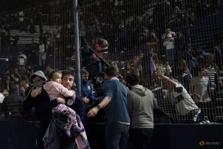 Mirip Tragedi Kanjuruhan, Gas Air Mata Bikin Panik Penonton Sepakbola di Argentina