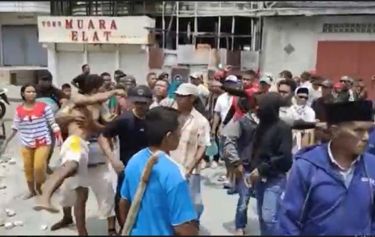 Mencekam! Warga 2 Desa di Maluku Tenggara Saling Serang, Puluhan Orang Terluka Tembak dan Panah