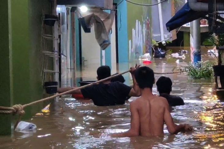 Banjir di Jakarta Timur Meluas, Jakarta Selatan Berangsur Surut