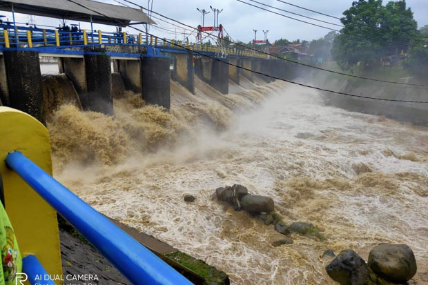 Hujan Deras Guyur Puncak Bogor, Bendung Katulampa Siaga 3