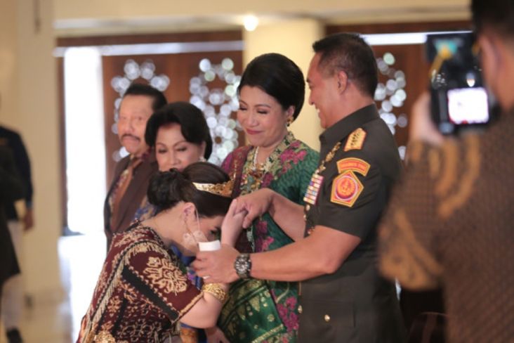 Putri Panglima TNI, Angela Perkasa Diwisuda Jadi Dokter UGM