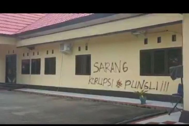 Polisi yang Coret Dinding Mapolres Luwu Sarang Korupsi Ternyata Pernah Menjabat Kanit Tipidkor