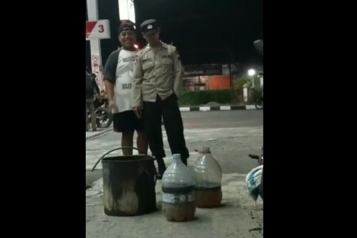 Viral! Belasan Kendaraan Mogok setelah Isi BBM di SPBU Godong Grobogan