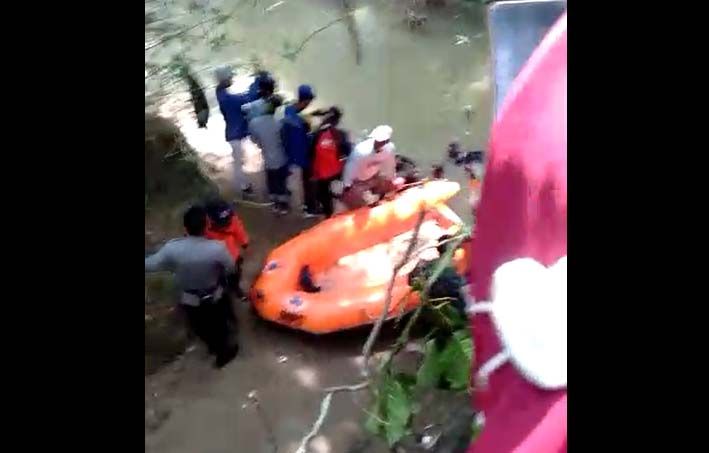 Miris! Bocah Tewas Lompat ke Sungai saat Arena Adu Jangkrik Digerebek Polisi