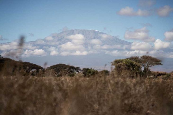 Gunung Kilimanjaro Terbakar, Dalam 24 Jam Kobaran Api Bisa Dijinakkan