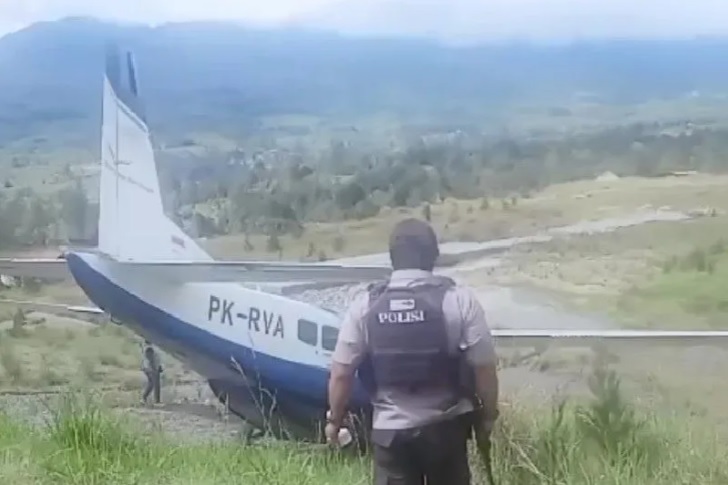 Pesawat Kargo PK-RVA Tergelincir di Ilaga Papua, Tidak Ada Korban Jiwa