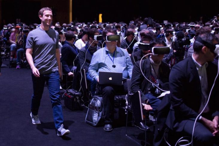 Snowden: Zuckerberg akan Memiliki Bola Mata Anda!