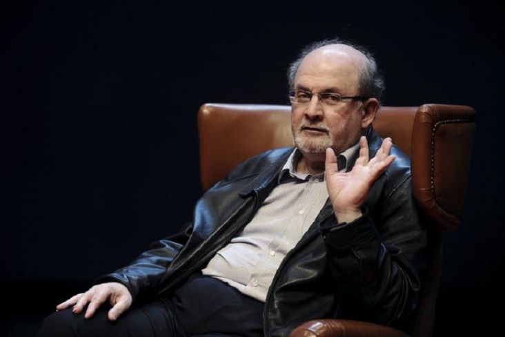 Tawarkan Rp51,3 Miliar untuk Habisi Salman Rushdie, Yayasan Iran Disanksi AS