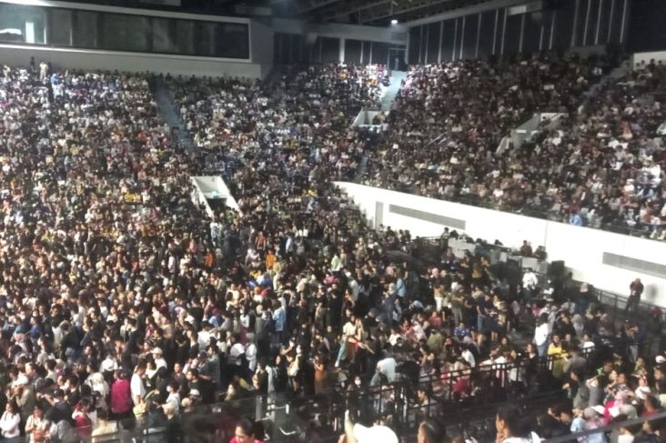 Penonton Over Kapasitas, Polisi Hentikan Konser Musik di Istora Senayan