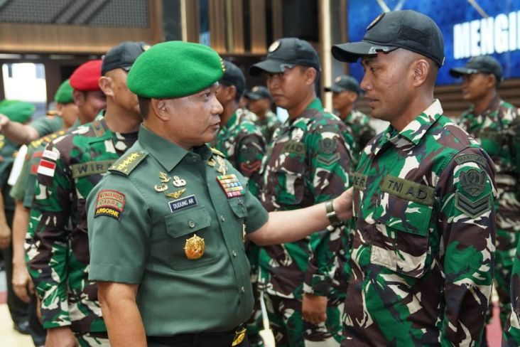 Lepas 25 Atlet Kontingen TNI AD Lomba Tembak ASEAN, KSAD Dudung: Selamat Berjuang