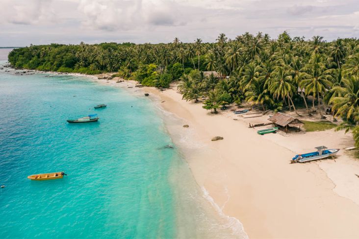 4 Pulau Terpencil di Indonesia, Cocok untuk Honeymoon