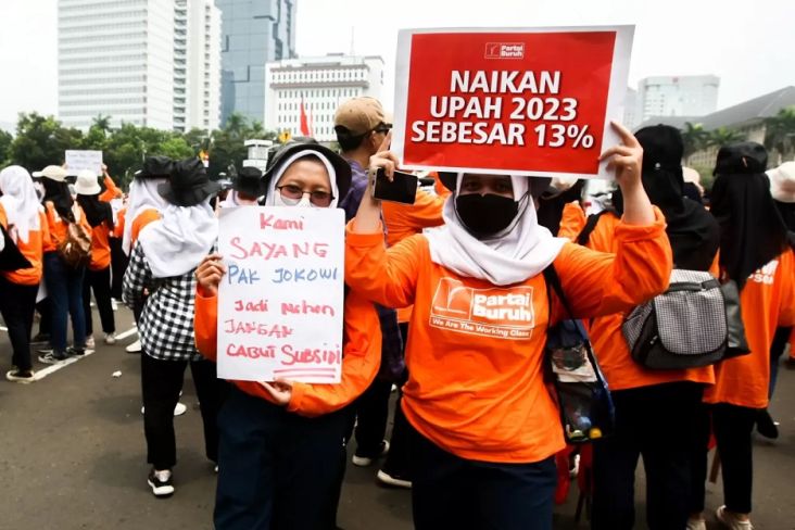 Buruh Tuntut Upah Minimum Naik 13% Tahun Depan, Wamenaker: Sah-sah Saja
