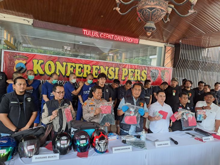 Polisi Gulung 5 Bandit Geng Pale Spesialis Pecah Kaca Mobil di Jawa Tengah