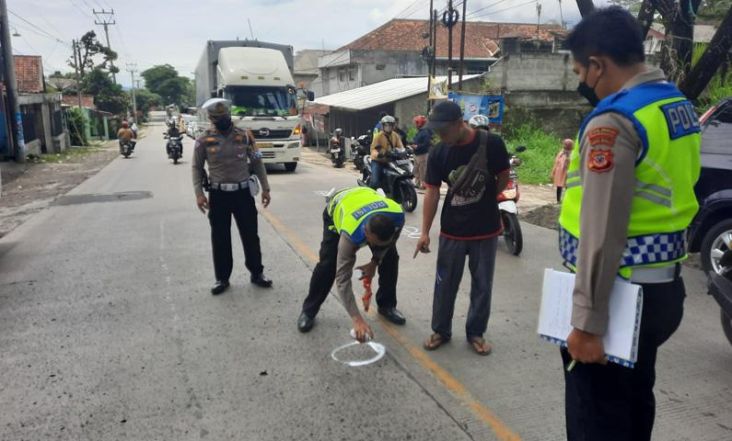 Pengendara Motor di Sukabumi Tewas Jadi Korban Tabrak Lari saat Mendahului Truk