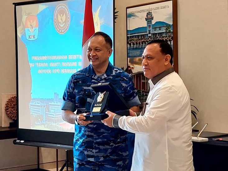 KPK Hibahkan Rp30 Miliar Aset Negara kepada TNI AU