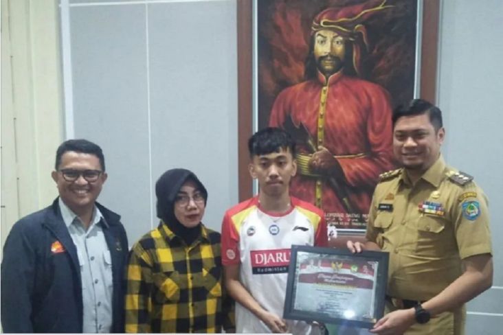 Raih Medali Perak pada Piala Suhandinata 2022, Erwiansah Dapat Beasiswa dari Pemkab Gowa