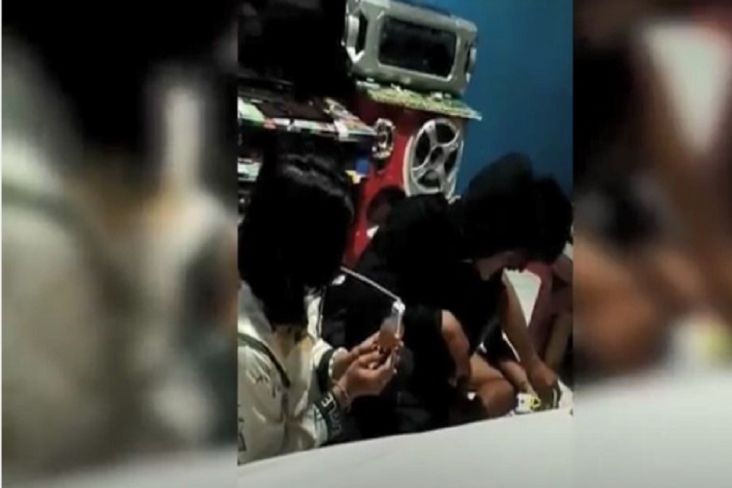 Apes! Nikmati Sabu Live di Medsos, Pemuda di Pinrang Diringkus Polisi