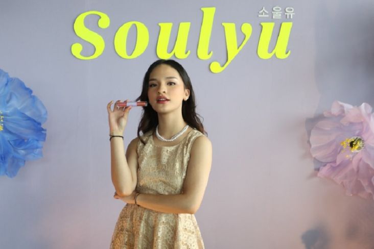 Pengalaman Maysha Jhuan Pakai Lipgloss Soulyu ke Sekolah