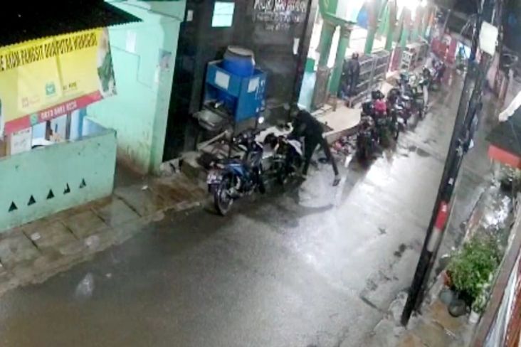 Polisi Tangkap Maling Motor Ojol di Penggilingan Cakung