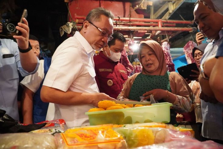 Kunjungi Pasar Tanjungsari Sumedang, Mendag: Harga Beras Rp 9.400, Bayarnya Bisa Pakai QRIS