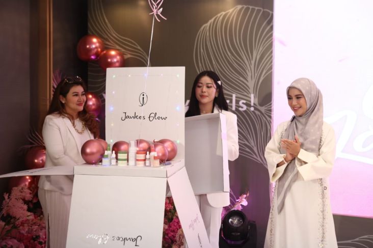 Awalnya Coba-Coba, Pengusaha Muda Asal Surabaya Ini Launching Brand Skincare Buatan Sendiri