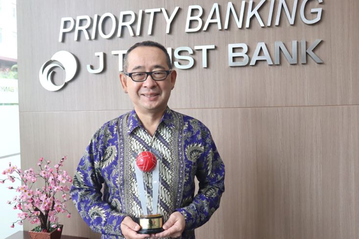 Raih Penghargaan IDXChannel CSR Award 2022, J Trust Bank: Kami Bertekad Jadi Bagian dari Solusi